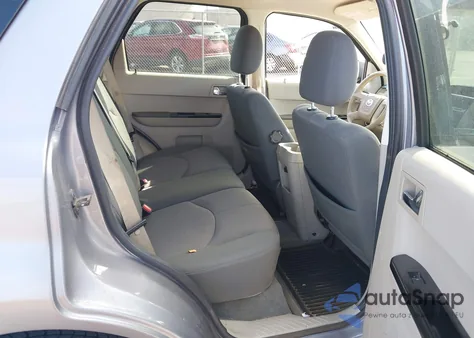 2008 Mazda Tribute I Touring z USA, uszkodzony, nr VIN 4F2CZ02Z28KM19594